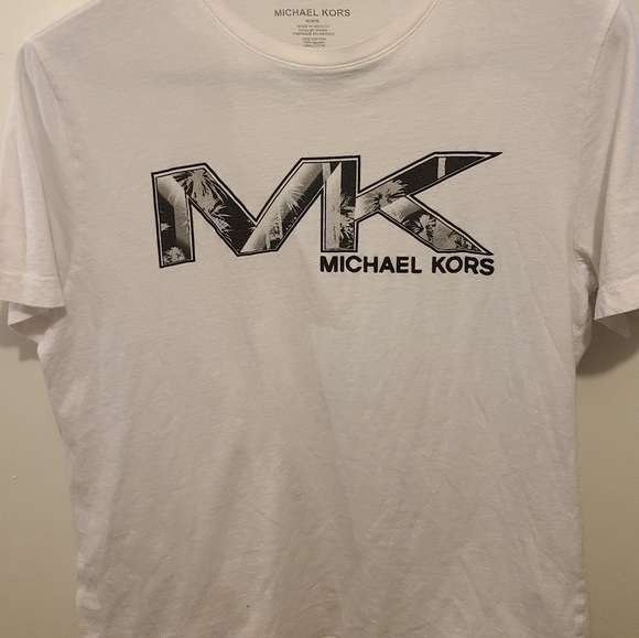 SOLD!! Michael kors t-shirt - Picture 5 of 5
